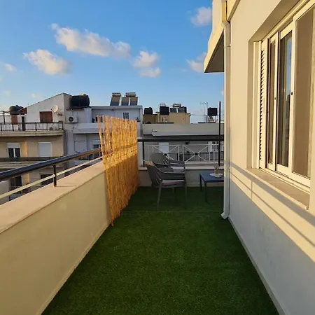 Sunny For Couples & Friends In Centre